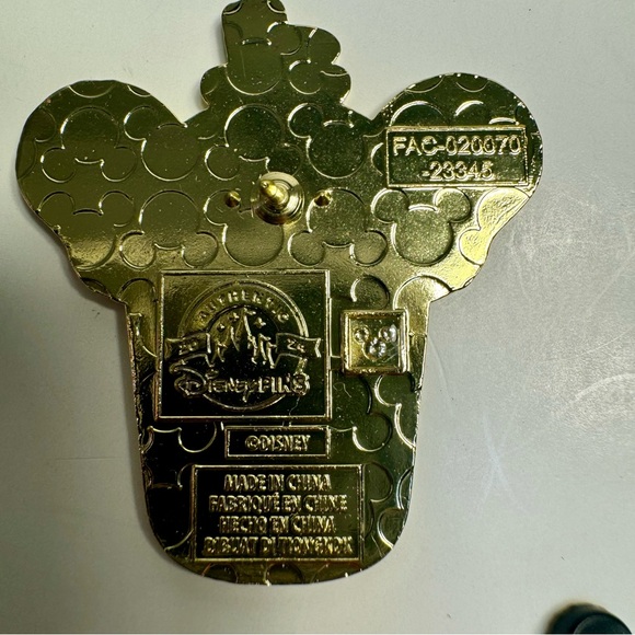 NWT. Disney Pin - Boba Tea Dumbo. featuring the adorable flying elephant - Picture 6 of 6